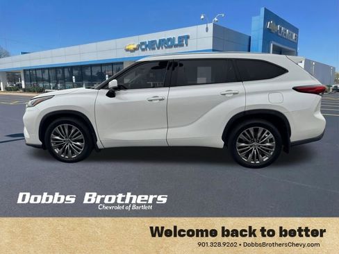 Used 2021 Toyota Highlander Platinum image 4