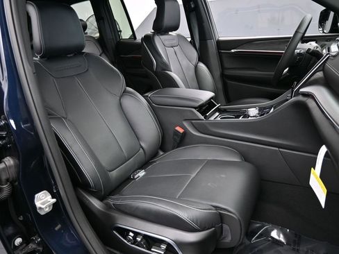 Used 2024 Jeep Grand Cherokee Overland w/ Luxury Tech Group IV image 53