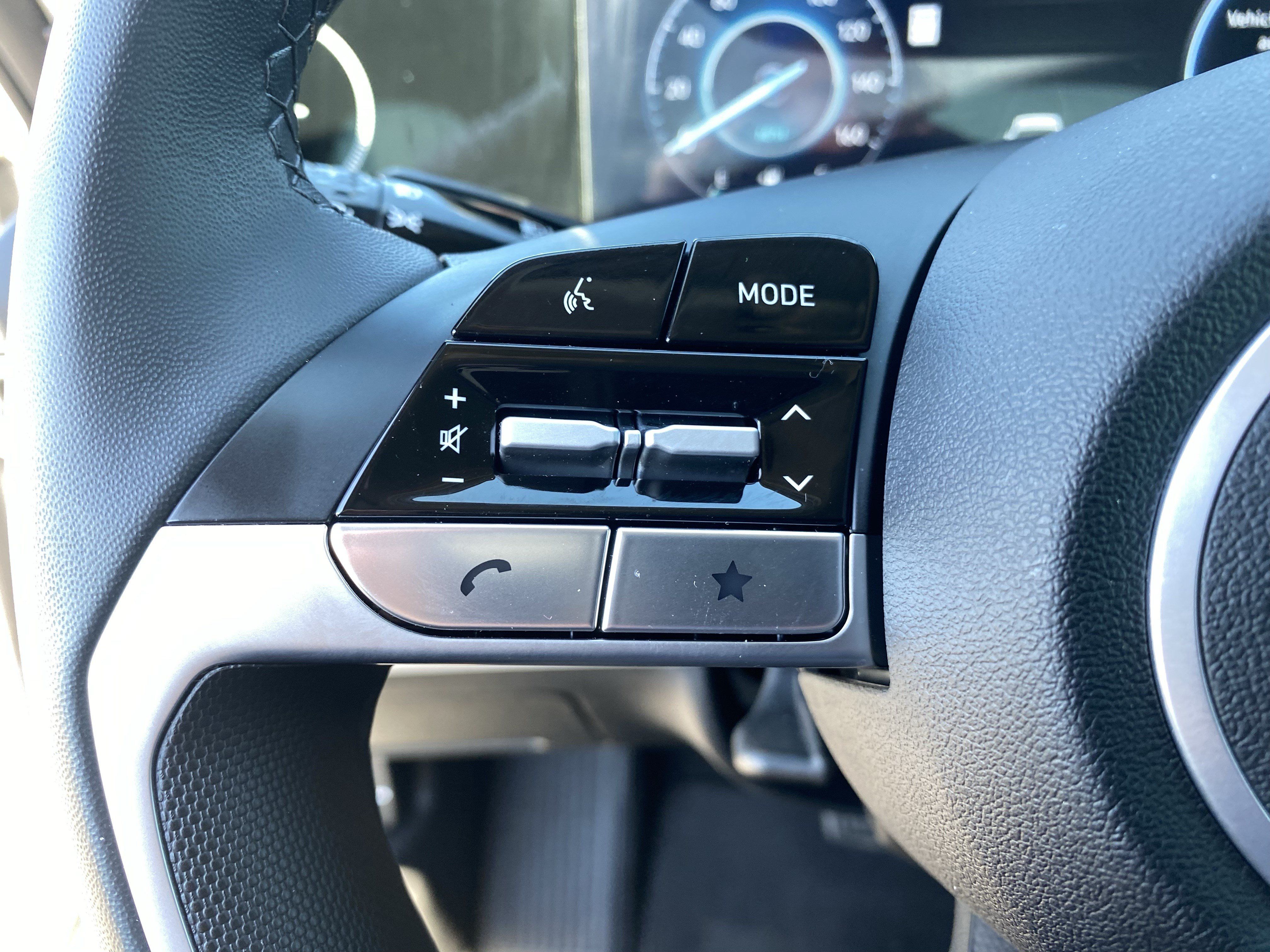 Certified 2026 Hyundai Elantra Limited FWD image 27