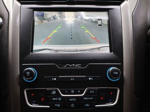 Used 2020 Ford Fusion SEL FWD image 28