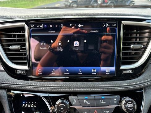 New 2025 Chrysler Pacifica Select image 27