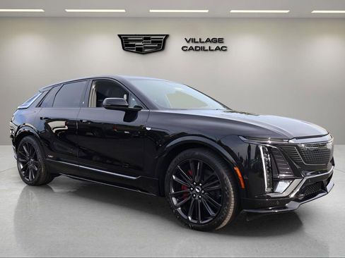 New 2026 Cadillac Lyriq V image 7