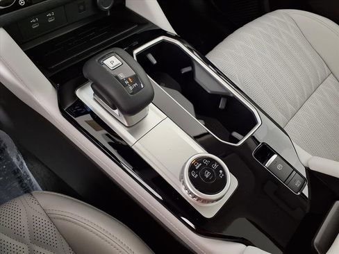 New 2025 Mitsubishi Outlander SEL image 19