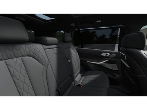 New 2026 BMW X7 M60i image 12