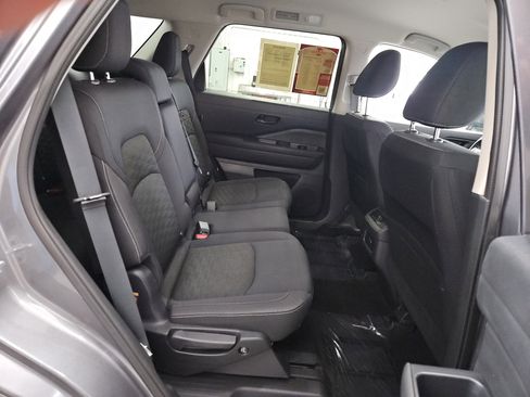 Used 2025 Nissan Pathfinder SV AWD/4WD image 10