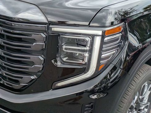 Used 2024 GMC Sierra 1500 Denali Ultimate AWD/4WD image 10