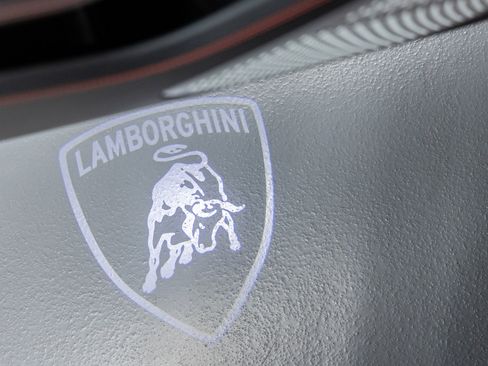Used 2019 Lamborghini Urus AWD/4WD image 21