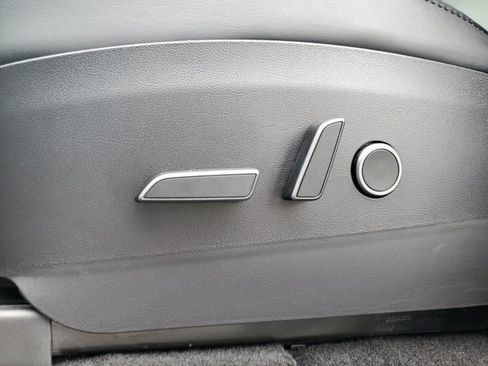 Used 2022 Tesla Model Y Performance image 15