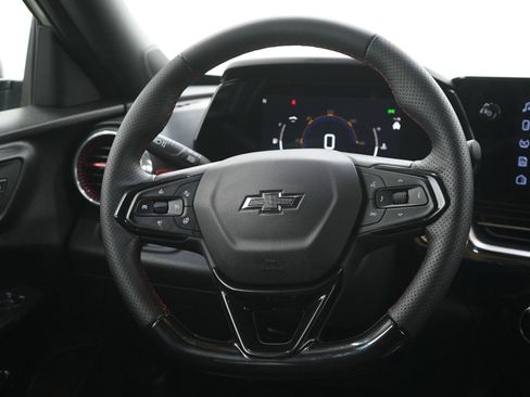 Used 2024 Chevrolet Trax RS w/ Driver Confidence Package image 14