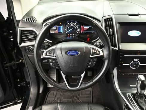 Used 2016 Ford Edge Titanium w/ Technology Package AWD/4WD image 19