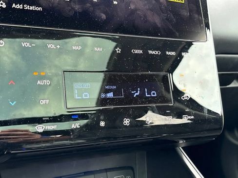 Used 2024 Hyundai Tucson Limited AWD/4WD image 17