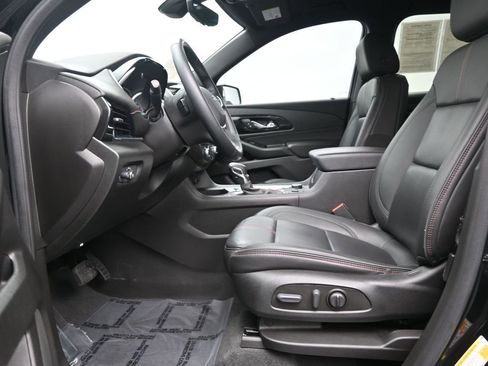 Used 2023 Chevrolet Traverse RS image 12