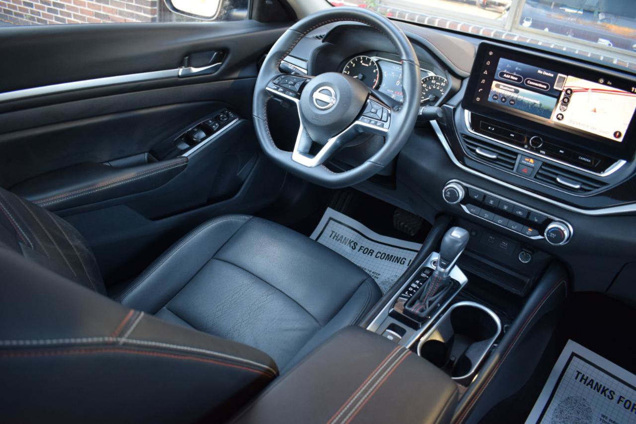 Used 2024 Nissan Altima 2.5 SR w/ SR Premium Package AWD/4WD image 18