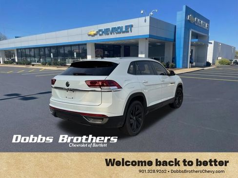 Used 2023 Volkswagen Atlas Cross Sport SE w/ Black Wheel Package FWD image 8