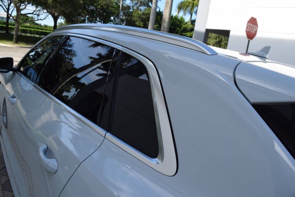 Used 2019 Audi e-tron Prestige w/ Prestige Package AWD/4WD image 29