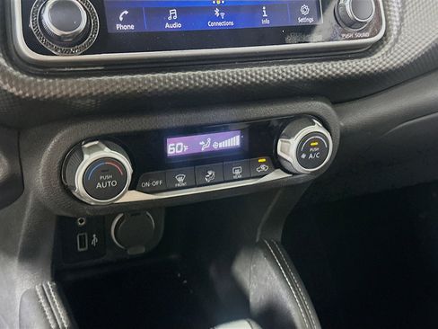 Used 2019 Nissan Kicks SV FWD image 23