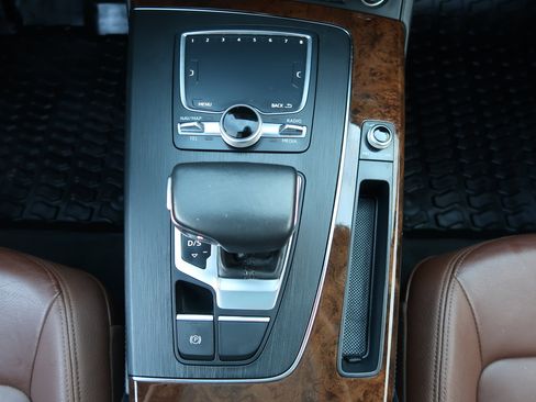 Used 2019 Audi Q5 2.0T Premium Plus w/ Premium Plus Package image 23