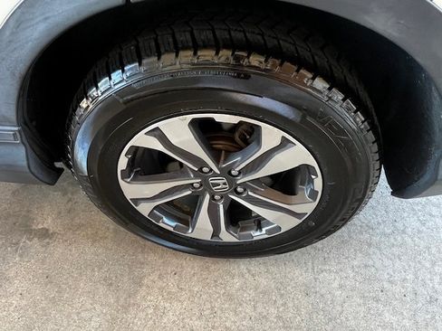 Used 2017 Honda CR-V LX image 7
