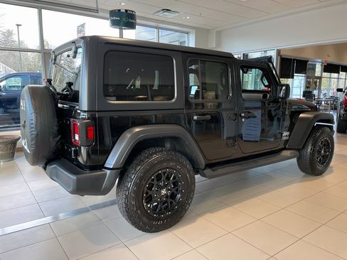 Used 2020 Jeep Wrangler Unlimited Sport S image 3
