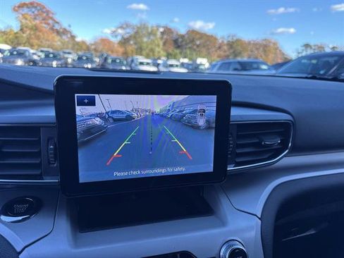 Used 2023 Ford Explorer XLT w/ Equipment Group 202A image 17