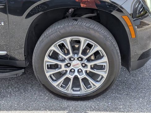 Certified 2025 GMC Yukon XL Denali AWD/4WD image 10