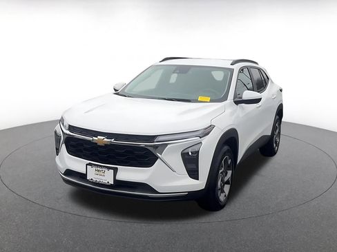 Used 2025 Chevrolet Trax LT image 7