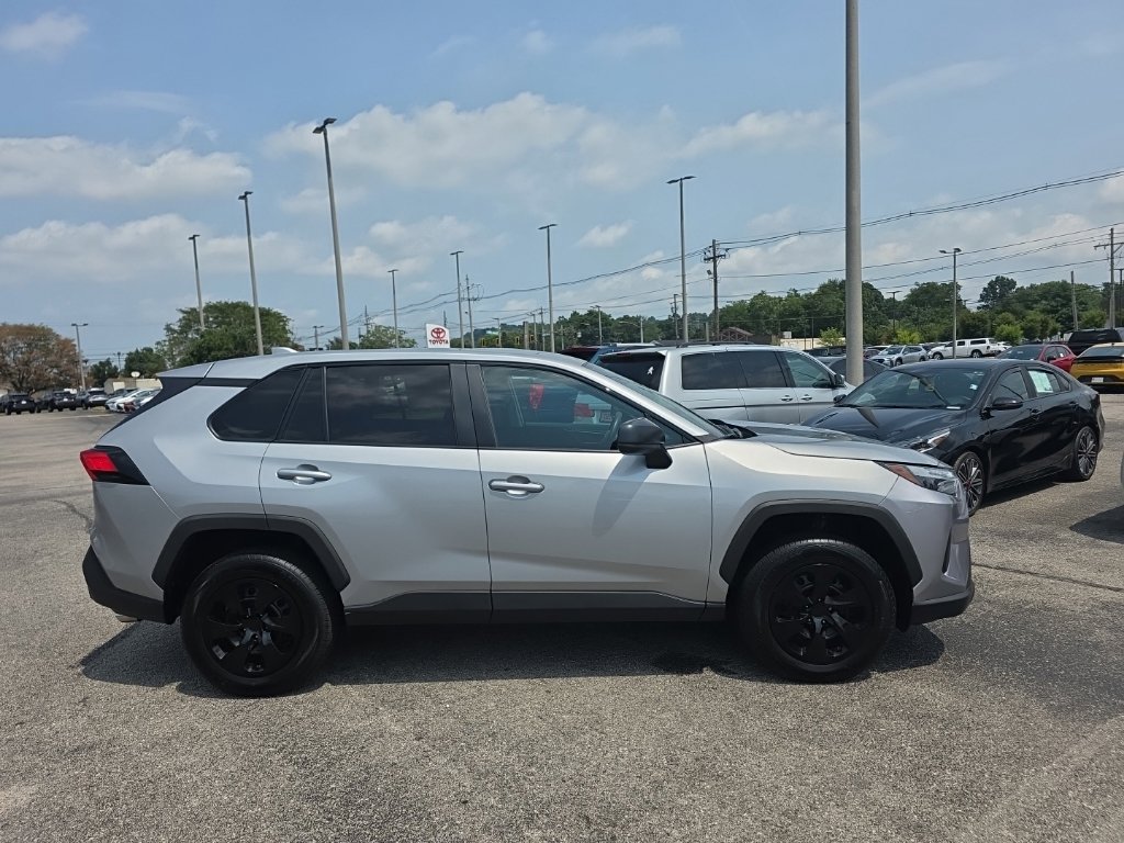 Certified 2024 Toyota RAV4 LE AWD/4WD image 3