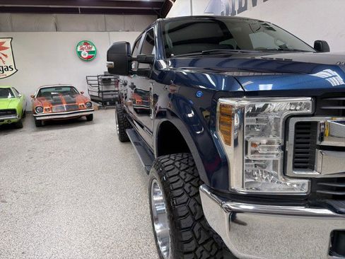 Used 2019 Ford F250 XL w/ STX Appearance Package image 36