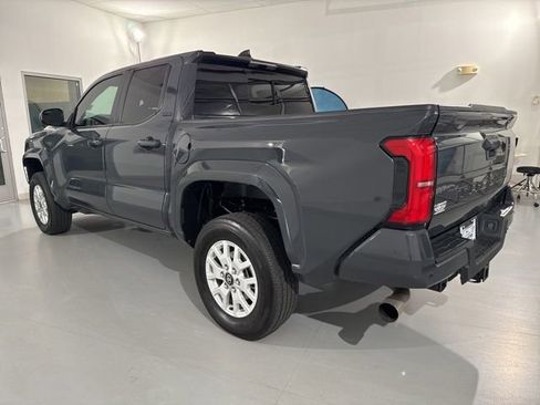 Used 2024 Toyota Tacoma SR5 w/ SR5 Upgrade Package RWD image 7
