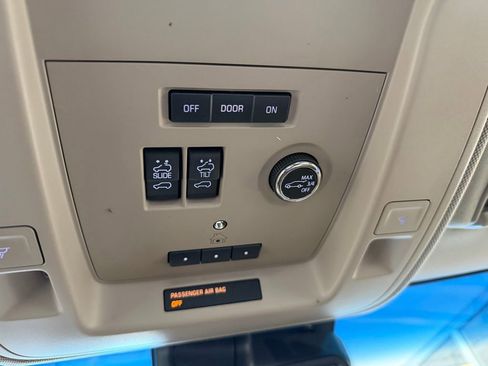 Used 2019 GMC Yukon Denali w/ Denali Ultimate Package image 20