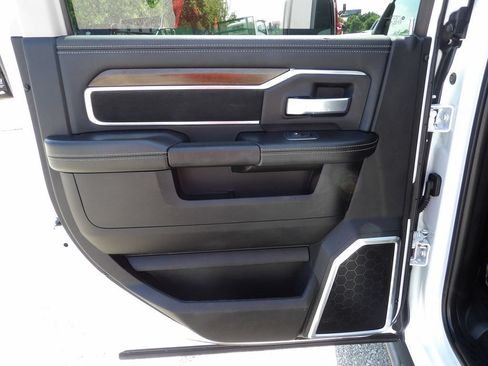 Used 2024 RAM 2500 Laramie AWD/4WD image 31