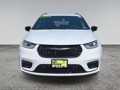 New 2026 Chrysler Pacifica Select w/ S Appearance Package FWD image 2