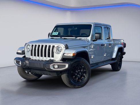 Used 2023 Jeep Gladiator Overland image 2