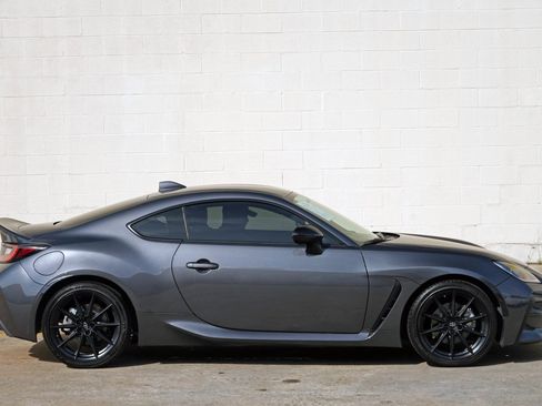 Used 2022 Toyota GR86 Premium w/ ALL Weather Mat Package (TMS) RWD image 41