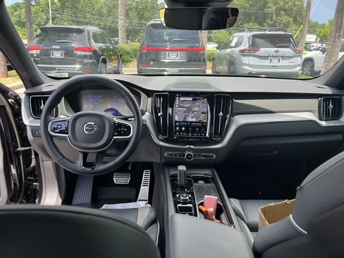 Used 2022 Volvo XC60 B5 R-Design w/ Advanced Package FWD image 31