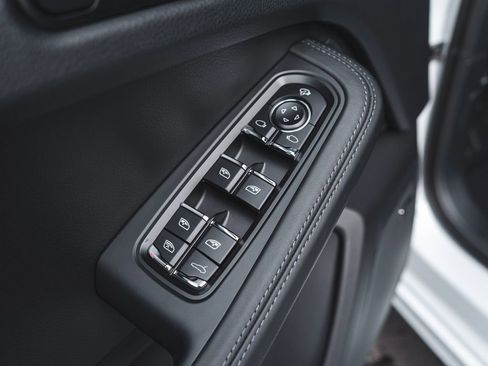 New 2026 Porsche Macan GTS image 31