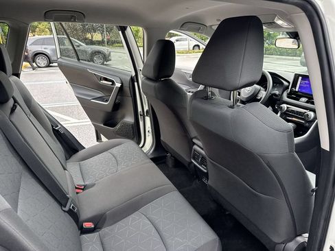 Used 2024 Toyota RAV4 XLE FWD image 33