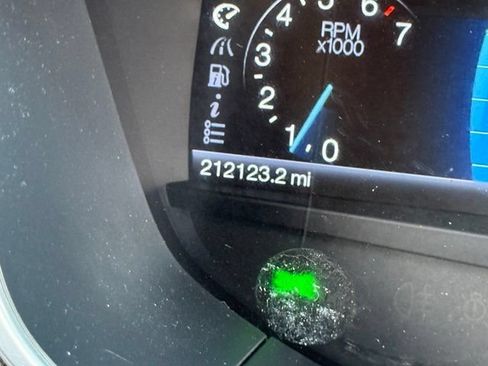 Used 2014 Ford Fusion SE w/ Equipment Group 202A FWD image 4