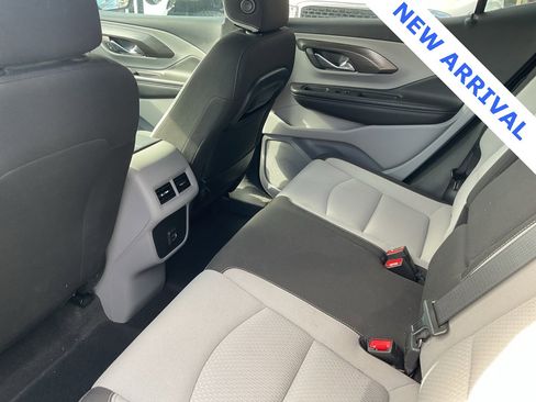 Used 2023 GMC Terrain SLE w/ Driver Convenience Package image 23
