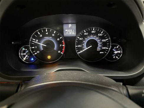 Used 2011 Subaru Outback 2.5i Limited w/ PWR Moonroof Pkg image 11