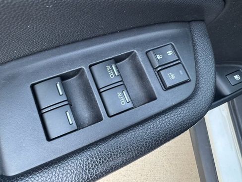 Certified 2017 Honda Pilot LX image 11