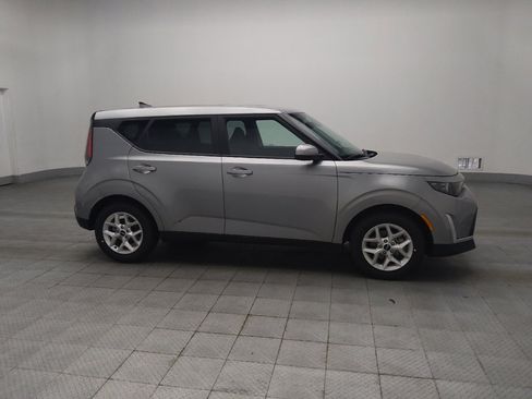 Used 2025 Kia Soul LX w/ LX Technology Package image 11