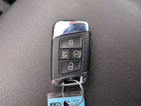 Used 2021 Volkswagen Atlas Cross Sport SE FWD image 34