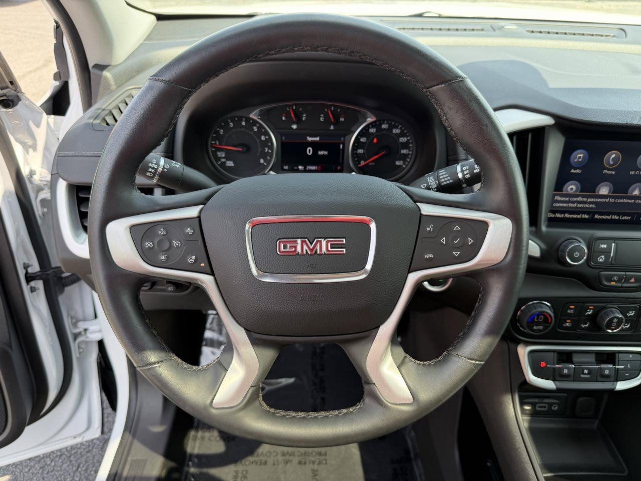 Used 2024 GMC Terrain SLT w/ Tech Package AWD/4WD image 27
