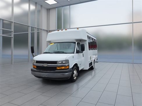 Used 2013 Chevrolet Express 3500 w/ Shuttle Bus Package image 3
