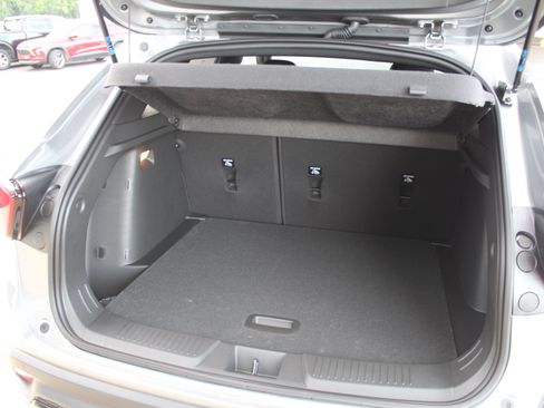New 2026 Chevrolet Trax RS w/ Sunroof Package FWD image 21