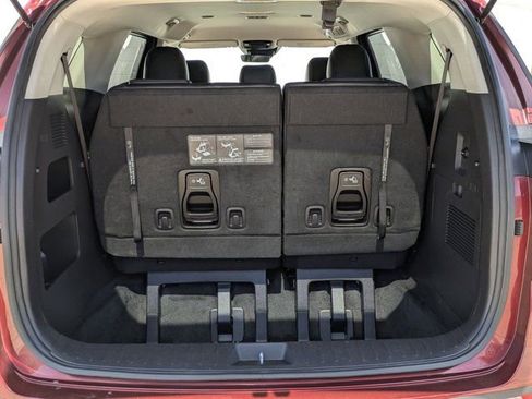 Used 2023 Kia Carnival LX FWD image 26