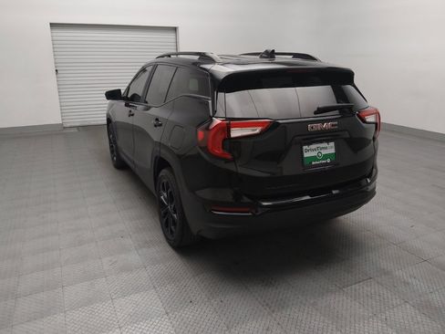 Used 2022 GMC Terrain SLE w/ Elevation Edition FWD image 5