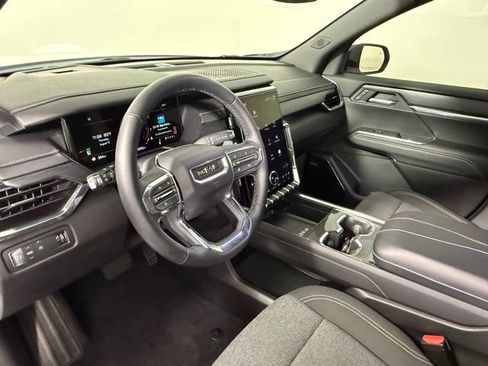 Used 2025 GMC Acadia Elevation FWD image 16