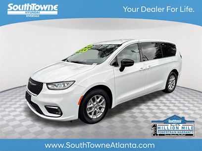 Used 2024 Chrysler Pacifica Touring-L